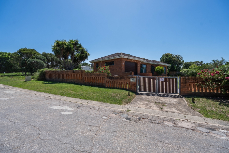 3 Bedroom Property for Sale in Seafield Eastern Cape